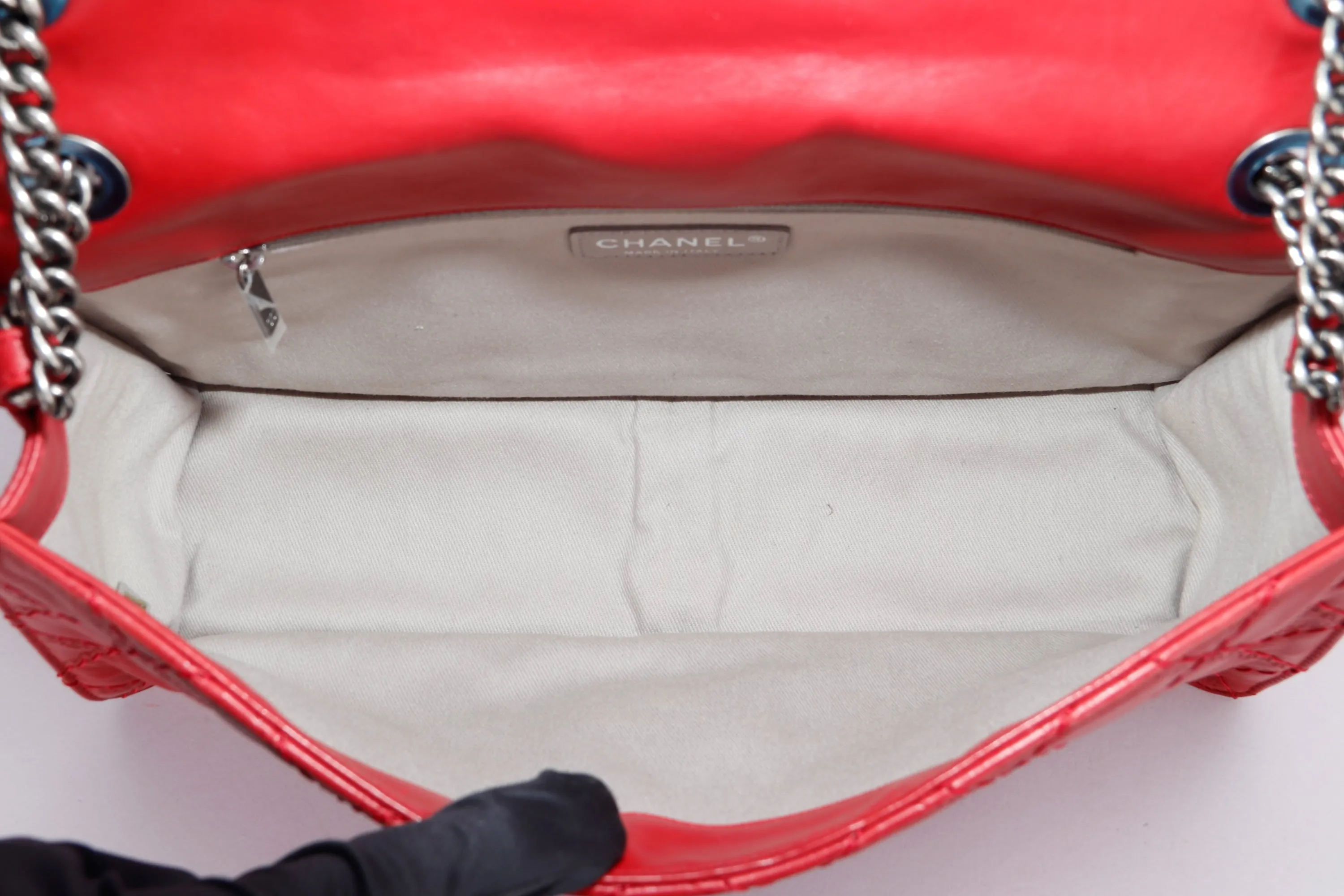 CHANEL REISSUE 226 (1592xxxx) RED CALF LEATHER WITH RUTHENIUM CHAIN, WITH CARD, WITH DUST COVER
