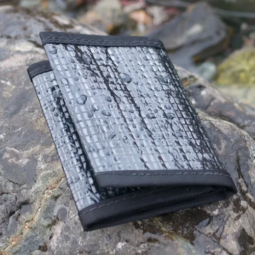 Traveler Wallet by flowfold